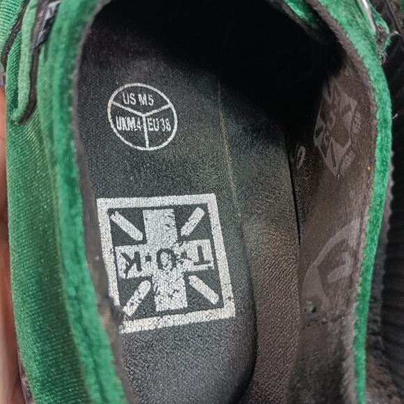 T.U.K Shoes Womens Size 7 Green Velvet Platform Creepers D-Ring TUK - Picture 9 of 9